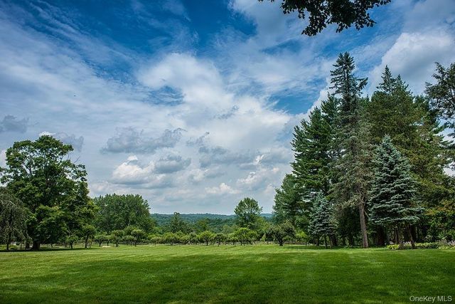 34-42 Boutonville Road, Pound Ridge, NY 10576