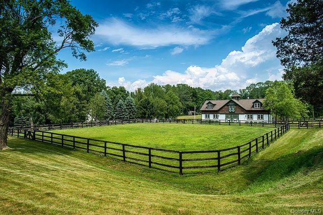34-42 Boutonville Road, Pound Ridge, NY 10576