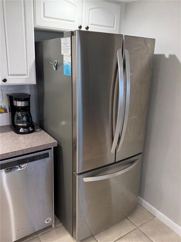 7600 BAYSHORE DRIVE 205, Treasure Island, FL 33706