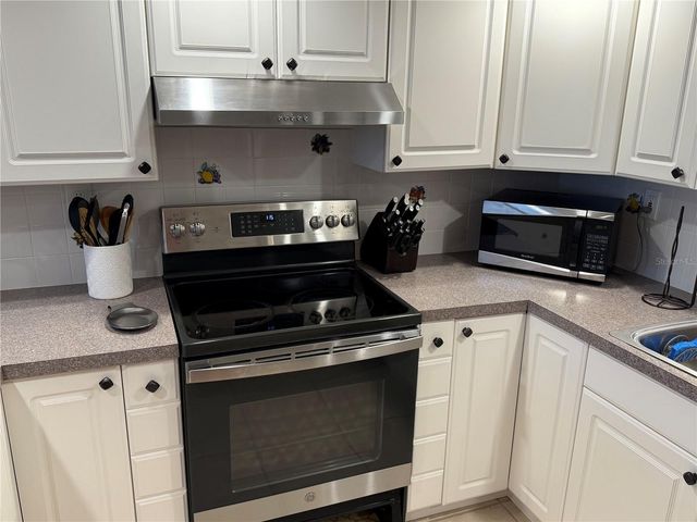 7600 BAYSHORE DRIVE 205, Treasure Island, FL 33706
