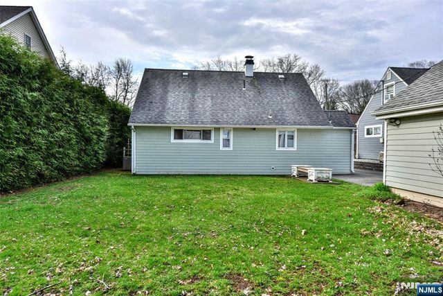 21 Charles Terrace, Waldwick, NJ 07463