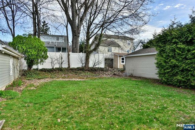 21 Charles Terrace, Waldwick, NJ 07463