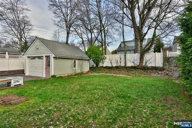 21 Charles Terrace, Waldwick, NJ 07463