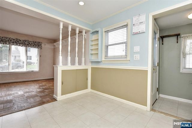 21 Charles Terrace, Waldwick, NJ 07463