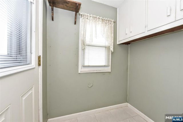 21 Charles Terrace, Waldwick, NJ 07463