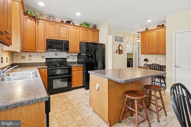 290 KINGSFIELD DR, Souderton, PA 18964
