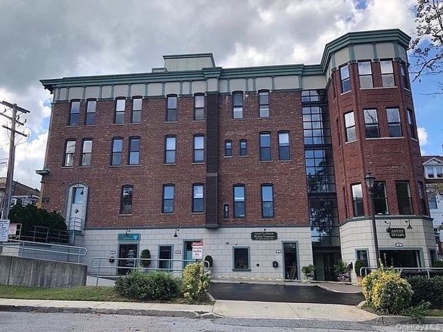 303 Main Street 2-E, Port Washington, NY 11050