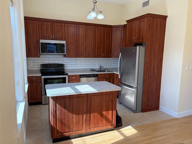 303 Main Street 2-E, Port Washington, NY 11050