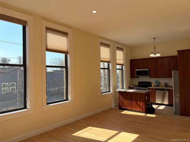 303 Main Street 2-E, Port Washington, NY 11050