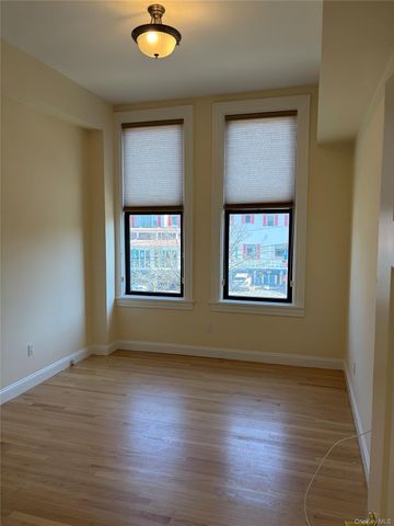 303 Main Street 2-E, Port Washington, NY 11050