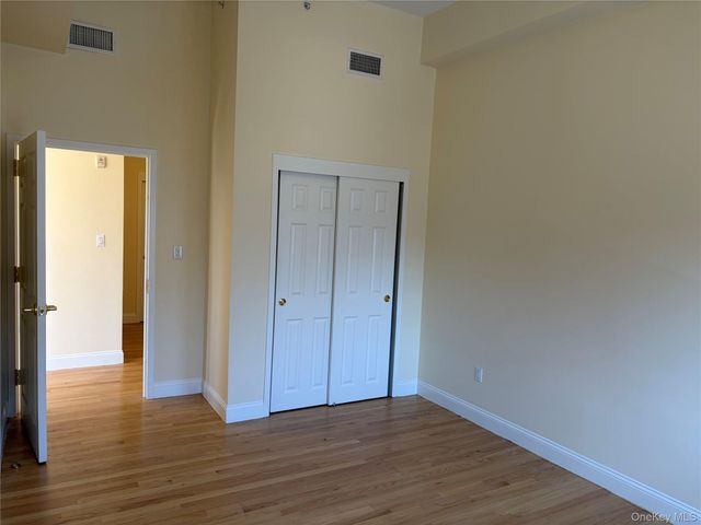 303 Main Street 2-E, Port Washington, NY 11050