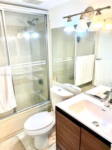 12TH SW 12th Street 104, Pembroke Pines, FL 33025