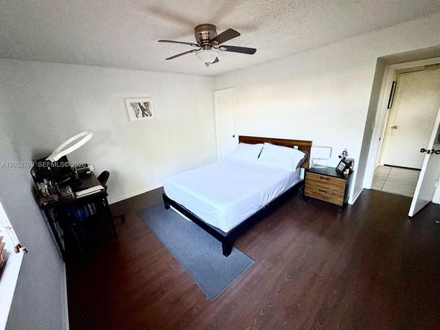 12TH SW 12th Street 104, Pembroke Pines, FL 33025