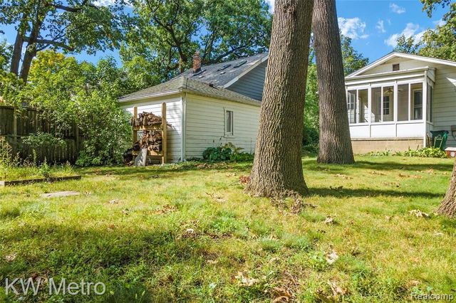 865 W Marshall Street, Ferndale, MI 48220