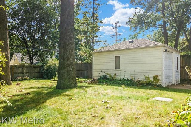 865 W Marshall Street, Ferndale, MI 48220
