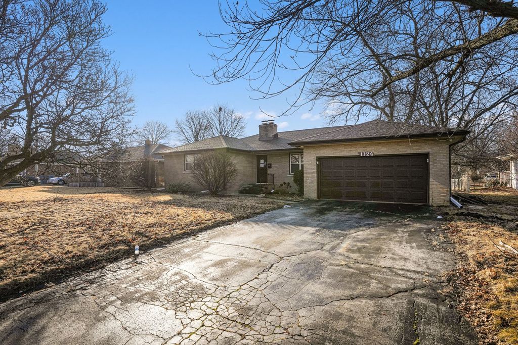 1124 W Hawkins Street, Kankakee, IL 60901