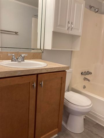 209 W Miracle Strip Parkway C303, Mary Esther, FL 32569