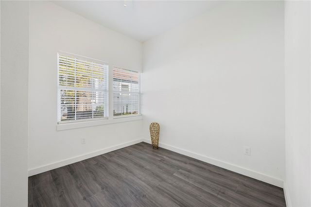 906 East Washington Avenue, Navasota, TX 77868