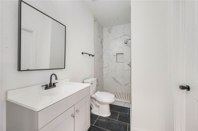 906 East Washington Avenue, Navasota, TX 77868