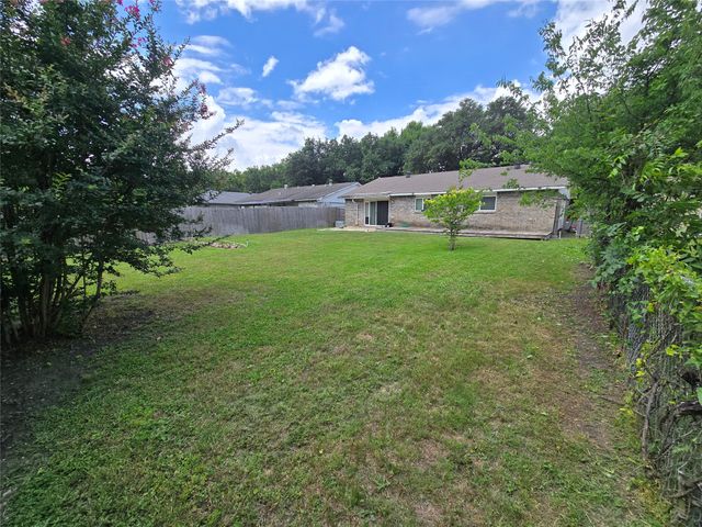1630 Dell Oak Drive, Garland, TX 75040