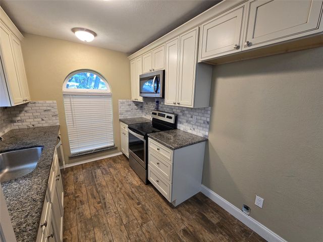 1630 Dell Oak Drive, Garland, TX 75040