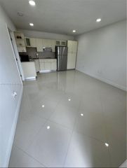 110 E 44th St A, Hialeah, FL 33013