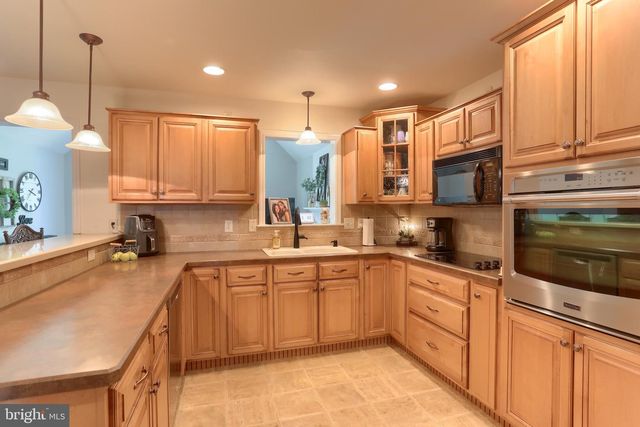 67 MOUNTAIN SPRING RD, Stevens, PA 17578