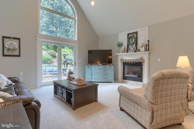 67 MOUNTAIN SPRING RD, Stevens, PA 17578