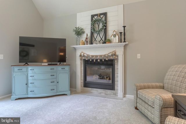 67 MOUNTAIN SPRING RD, Stevens, PA 17578