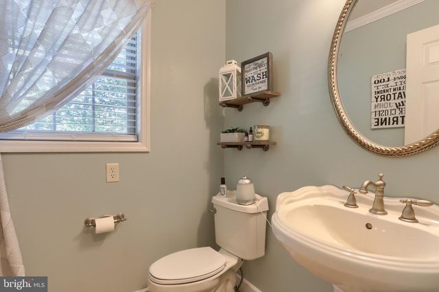 67 MOUNTAIN SPRING RD, Stevens, PA 17578