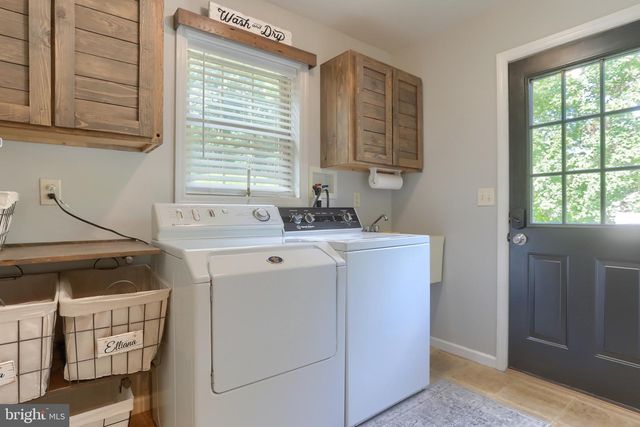 67 MOUNTAIN SPRING RD, Stevens, PA 17578