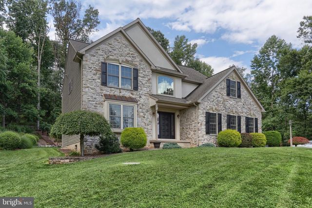 67 MOUNTAIN SPRING RD, Stevens, PA 17578