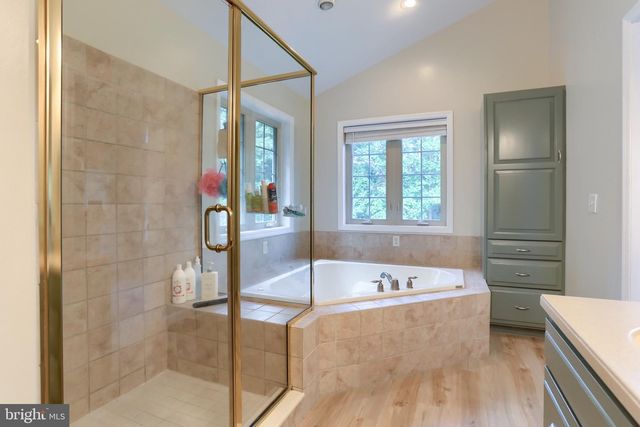 67 MOUNTAIN SPRING RD, Stevens, PA 17578