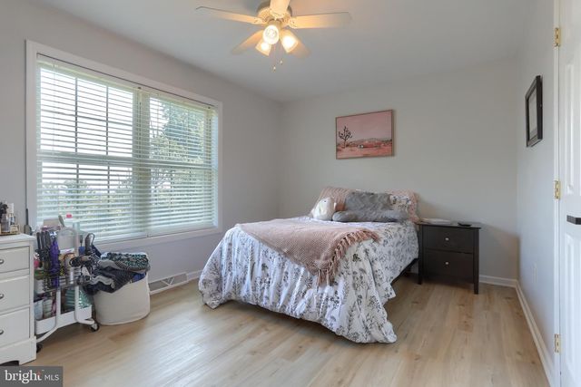 67 MOUNTAIN SPRING RD, Stevens, PA 17578