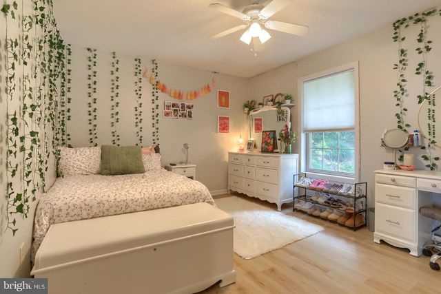 67 MOUNTAIN SPRING RD, Stevens, PA 17578