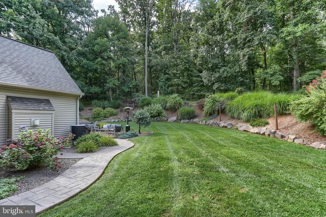 67 MOUNTAIN SPRING RD, Stevens, PA 17578
