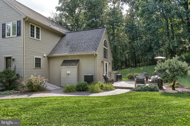 67 MOUNTAIN SPRING RD, Stevens, PA 17578
