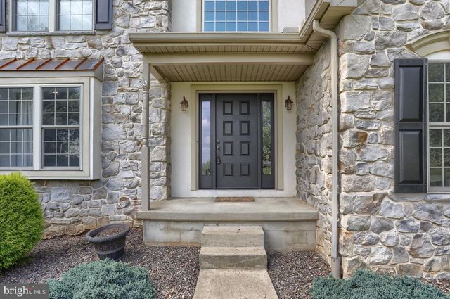 67 MOUNTAIN SPRING RD, Stevens, PA 17578