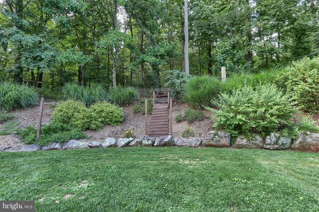 67 MOUNTAIN SPRING RD, Stevens, PA 17578
