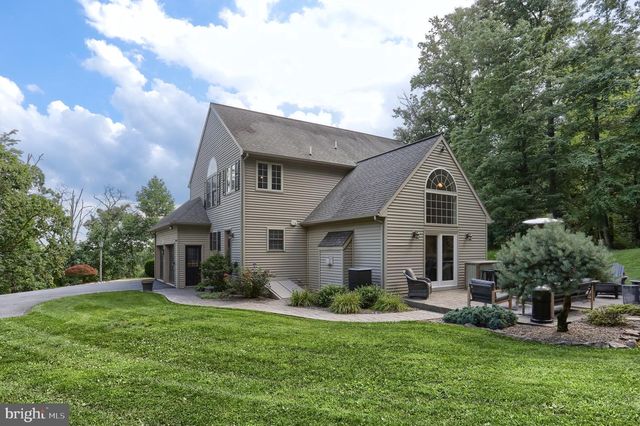 67 MOUNTAIN SPRING RD, Stevens, PA 17578