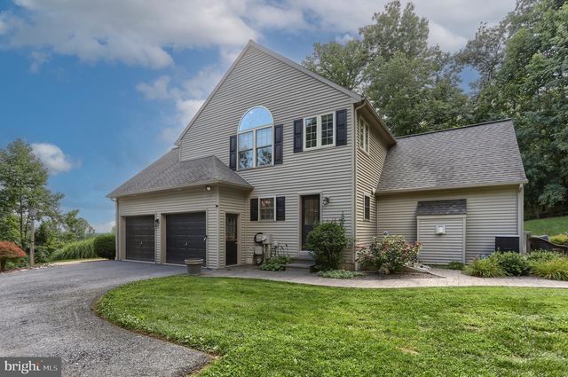 67 MOUNTAIN SPRING RD, Stevens, PA 17578