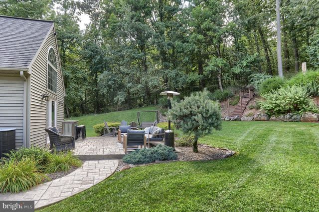 67 MOUNTAIN SPRING RD, Stevens, PA 17578