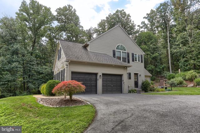 67 MOUNTAIN SPRING RD, Stevens, PA 17578