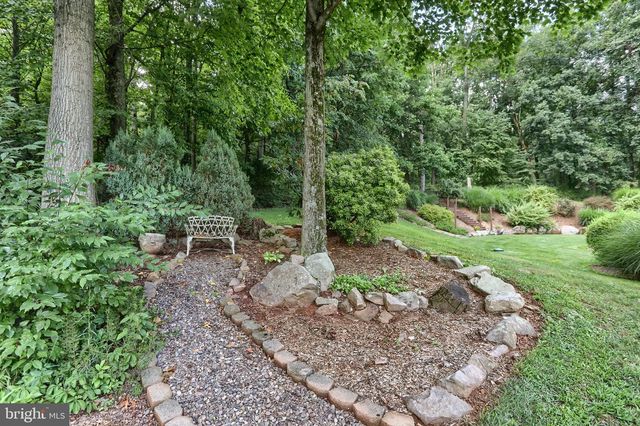 67 MOUNTAIN SPRING RD, Stevens, PA 17578