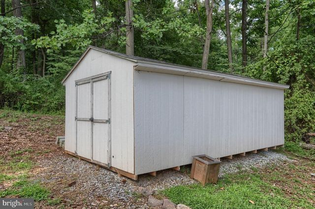 67 MOUNTAIN SPRING RD, Stevens, PA 17578