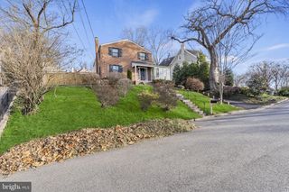 2551 23RD RD N, Arlington, VA 22207