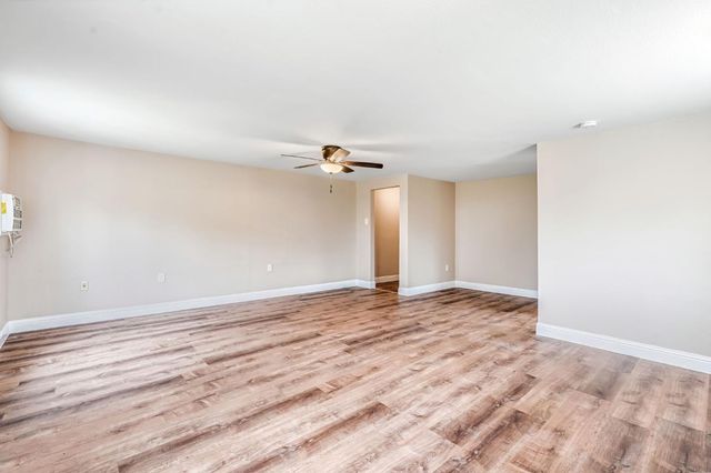 1802 Mckinley Avenue, Hanford, CA 93230