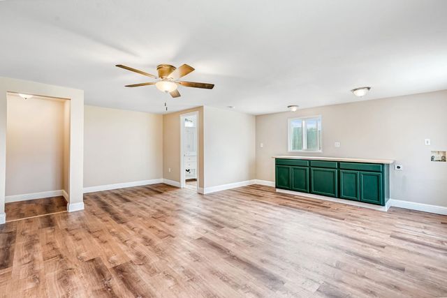 1802 Mckinley Avenue, Hanford, CA 93230