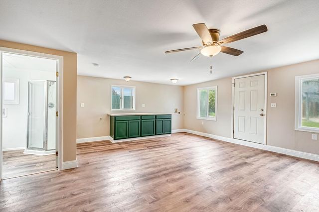 1802 Mckinley Avenue, Hanford, CA 93230