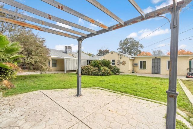 1802 Mckinley Avenue, Hanford, CA 93230